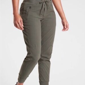 Athleta trekki north mountain Green Women's Jogger Pants